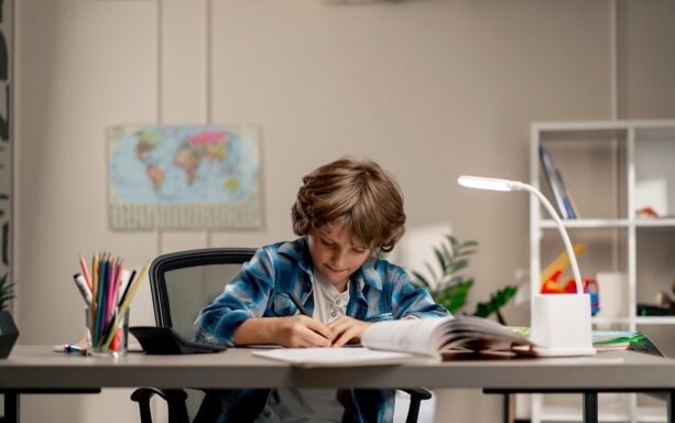 Как помочь ребенку вернуться в рабочий режим после праздников